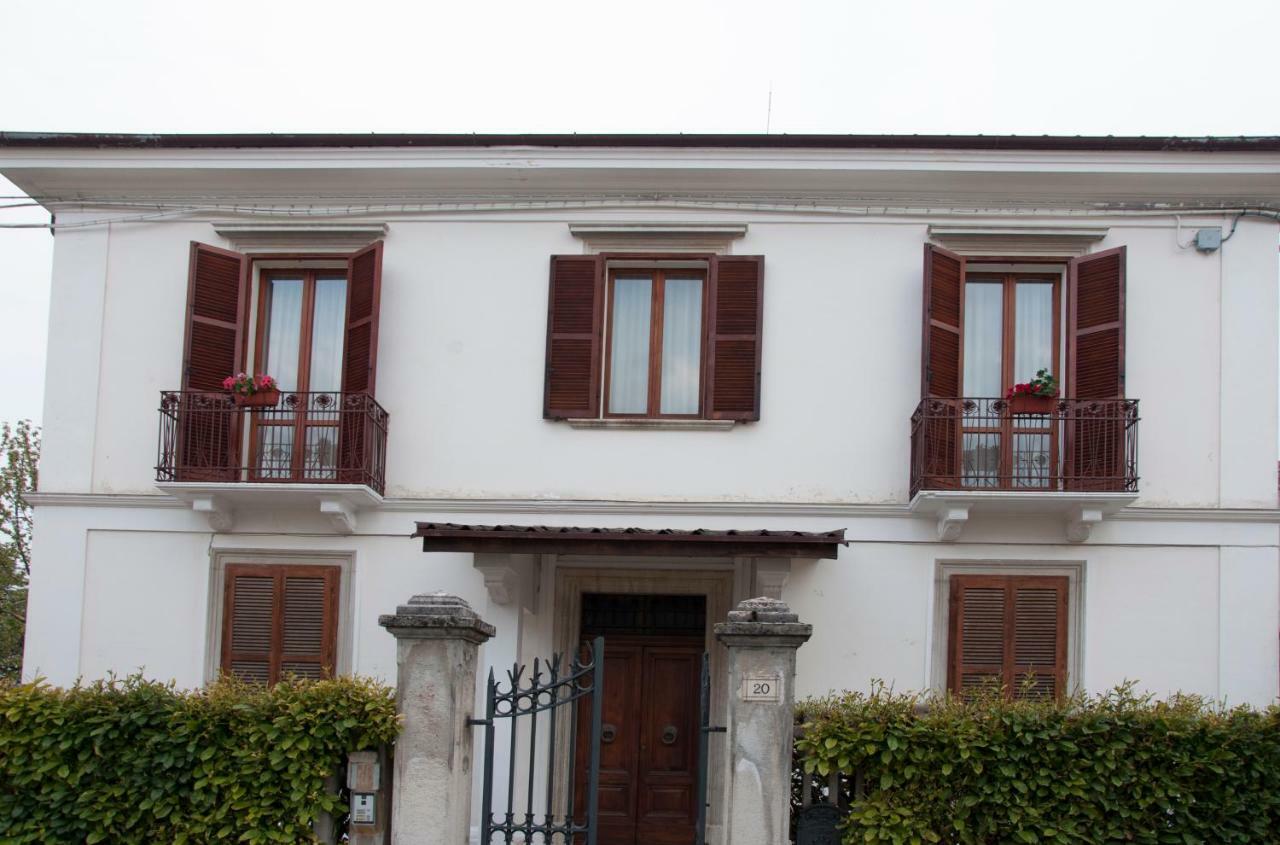 Relax Apartment Sulmona Buitenkant foto